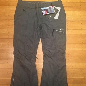 Oakley women’s snow pants